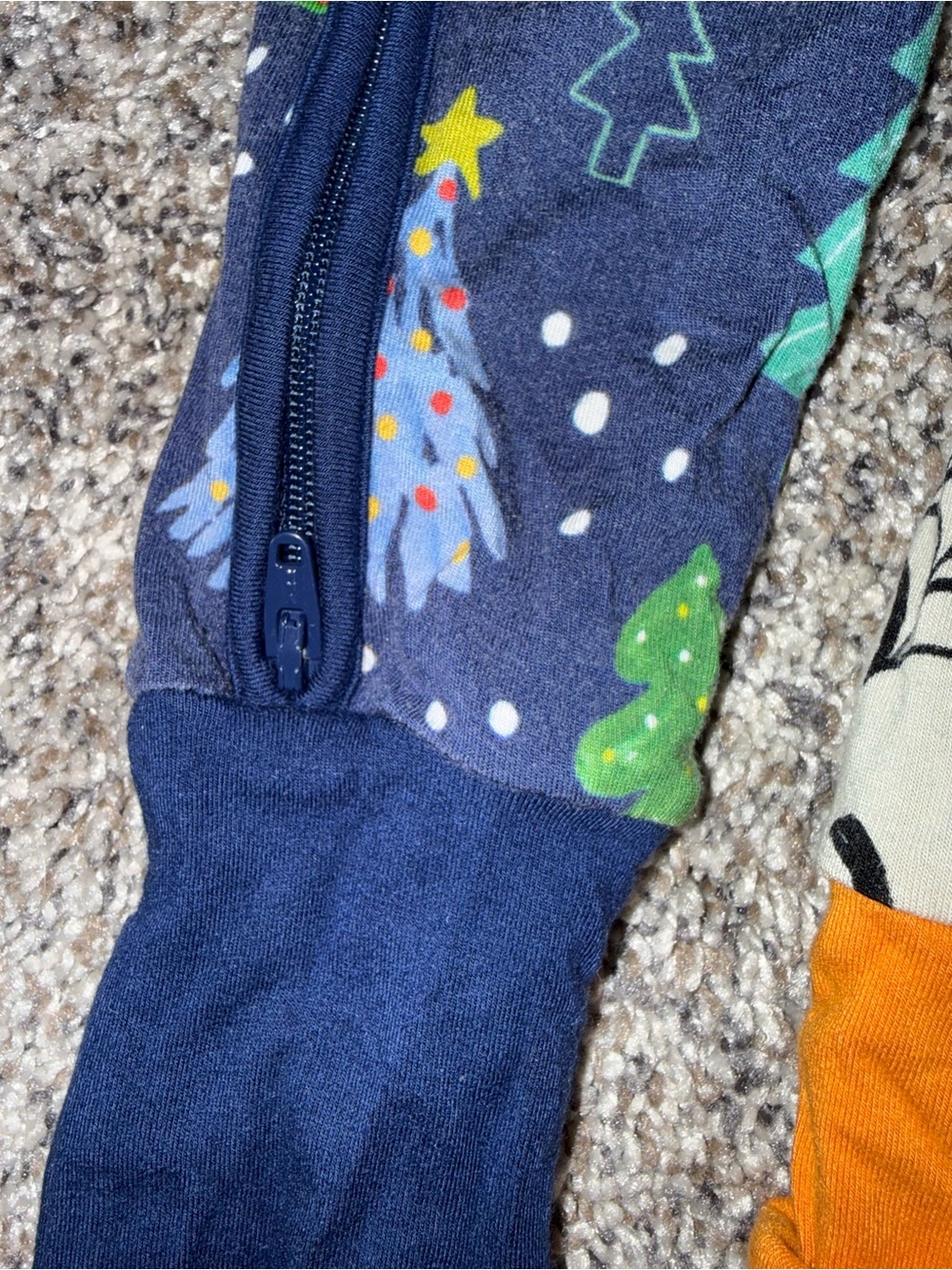 Little Sleepies Holiday 3-6 months - bundle of 3 - Picture 4 of 6